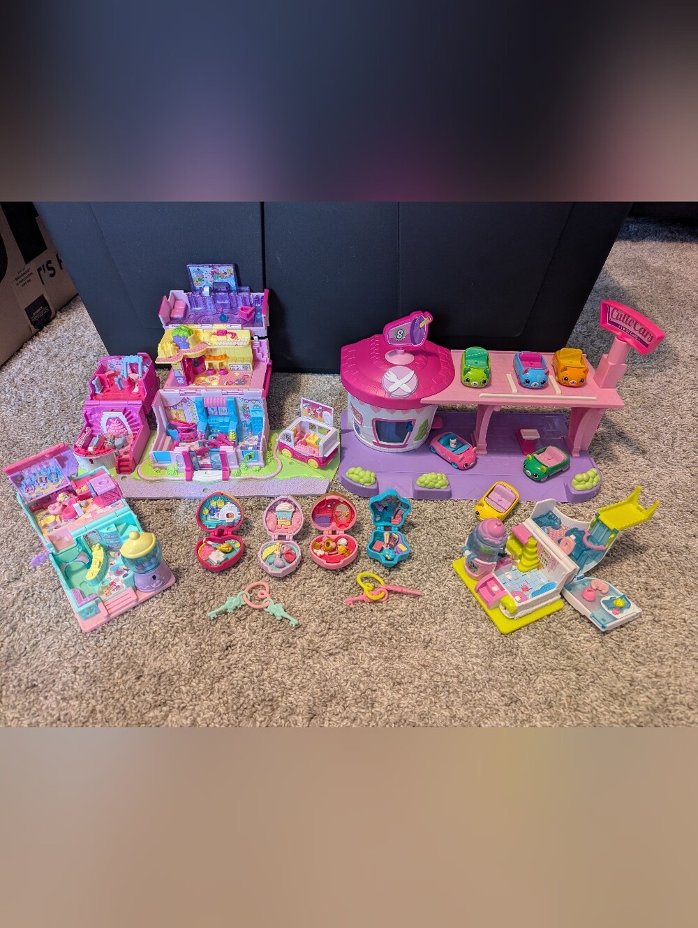 Shopkins Sets Bundle. 2 Large Sets, 2 Small, 4 Tiny Sets, & Many Pieces.
